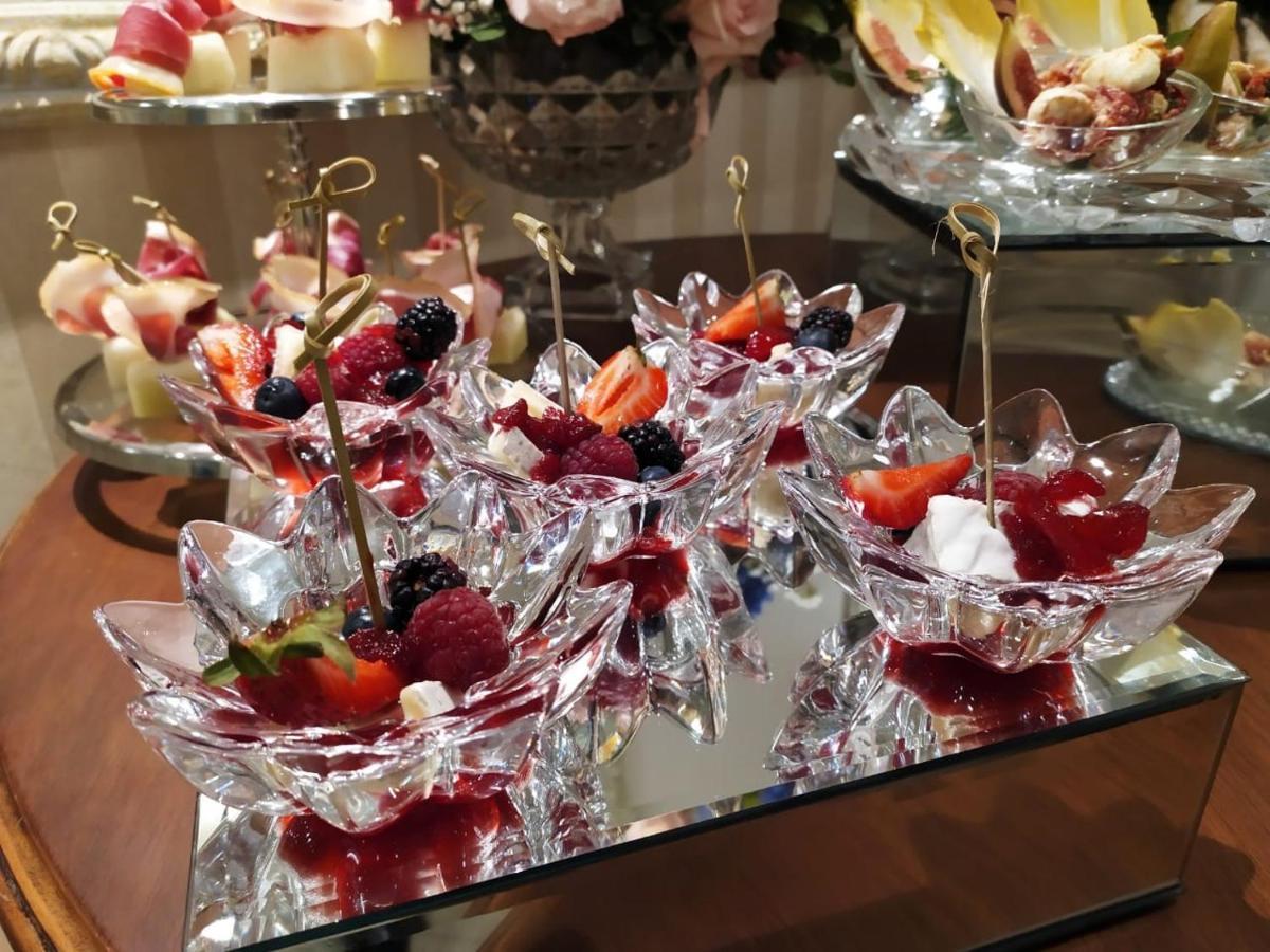 Golden Lis Hotel Boutique ゴイアニア エクステリア 写真 Fruit salad